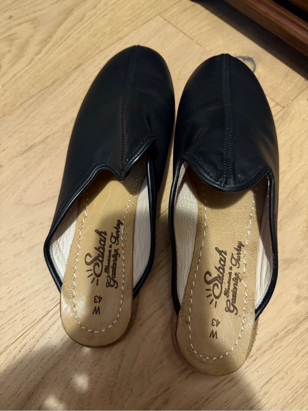Sabah Black Leather Slip-On Flats